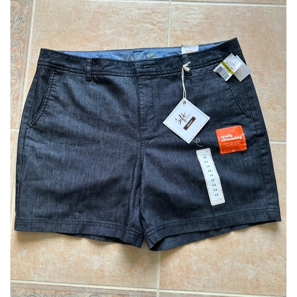 New!‎ Dockers Blue Denim The Soft Khaki short Women Size: 14 - Picture 1 of 9
